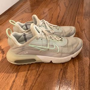 Nike air max 290 womens 7, youth 5